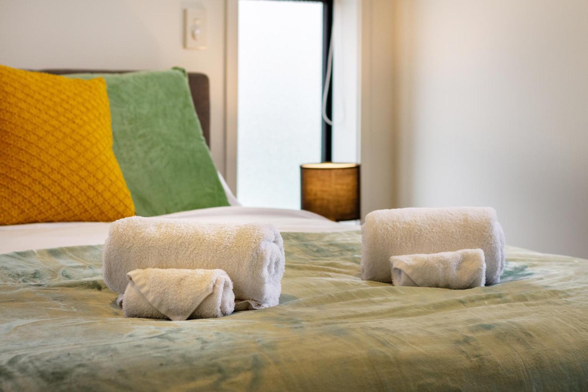 Serene Living 2 Bed With Carpark Christchurch Exterior foto