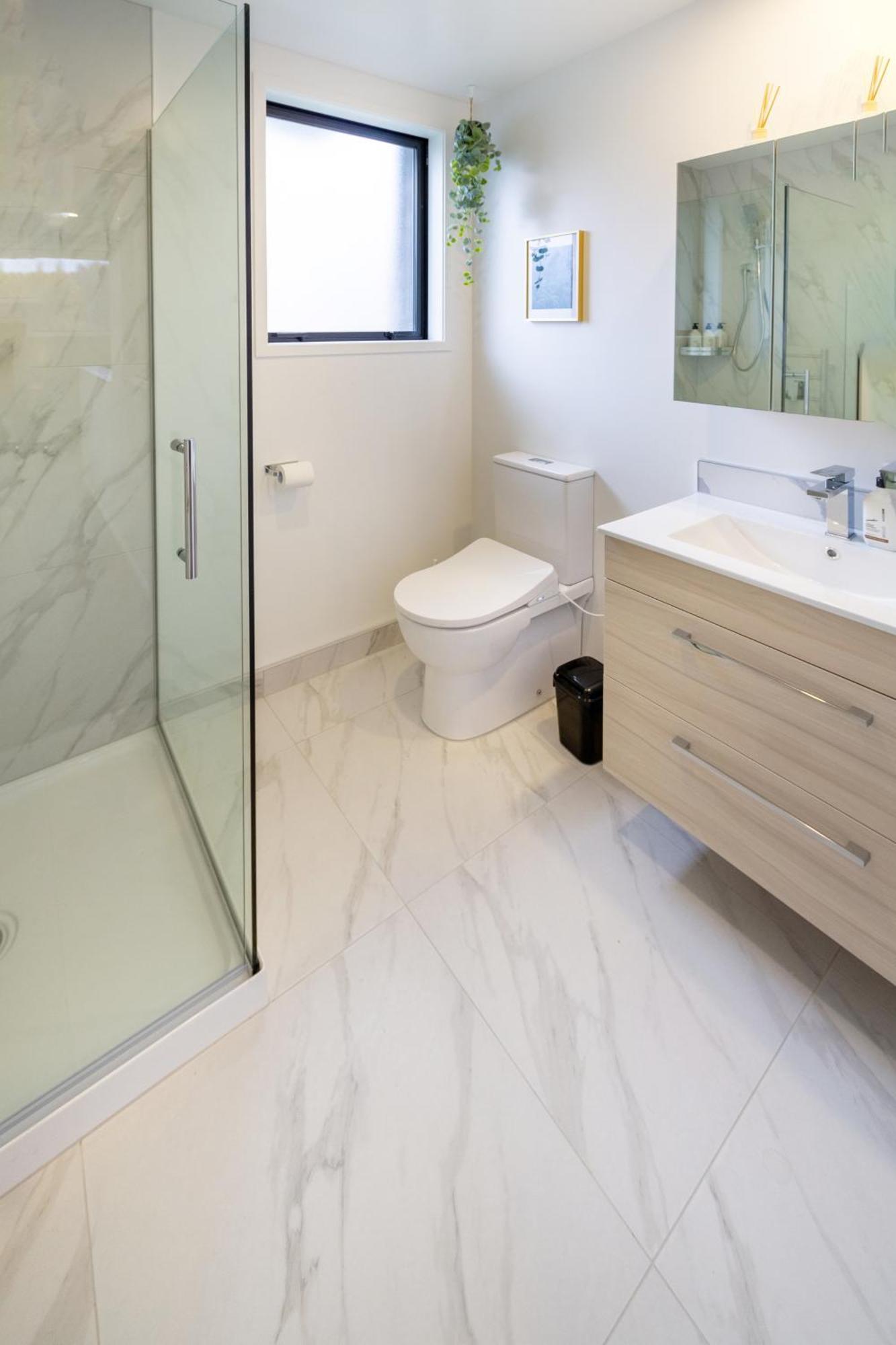 Serene Living 2 Bed With Carpark Christchurch Exterior foto