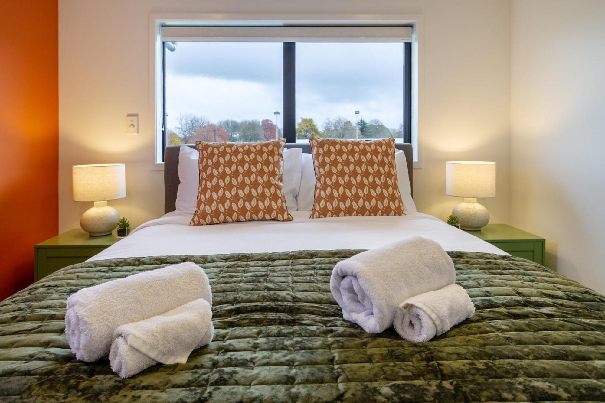 Serene Living 2 Bed With Carpark Christchurch Exterior foto